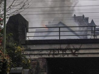 FW Hagen: Brand in einer Dachgeschosswohnung, eine Person verstorben.