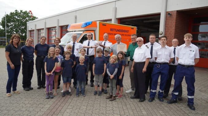 FW-Heiligenhaus: Feuerwehr Heiligenhaus spendet für verletzte Ratinger Einsatzkräfte