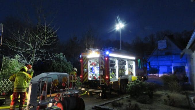 FW-Heiligenhaus: KORREKTUR: Menschenrettung bei Brand in Einfamilienhaus (Meldung 2/2022)