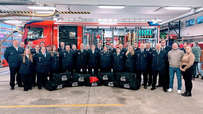 FW Helmstedt: Fahrzeug- und Spendenübergabe, Jahresabschluss (Korrekturmeldung)