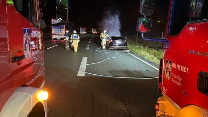 FW Helmstedt: PKW Brand auf der BAB2, AS Rennau
