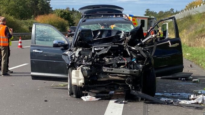 FW Helmstedt: Verkehrsunfall auf der BAB2.