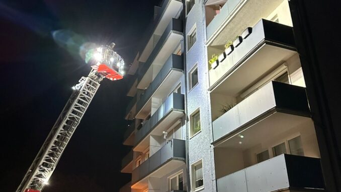 FW Helmstedt: Wohnungsbrand im Hochhaus