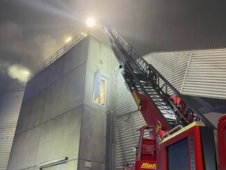 FW Horn-Bad Meinberg: Brand in einem Industriebetrieb beschäftigt 70 Einsatzkräfte fast 10 Stunden