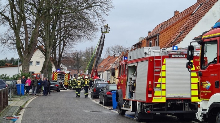 FW Hückelhoven: Feuermeldung mit Menschenleben in Gefahr