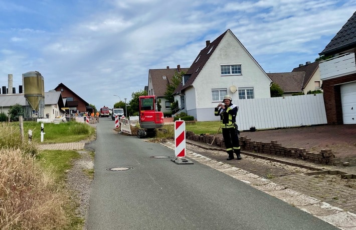 FW Hüllhorst: Beschädigte Gasleitung in Wohnsiedlung