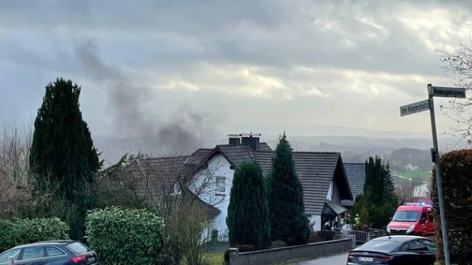 FW Hüllhorst: Brandeinsatz an Heiligabend - Feuer in Wintergarten