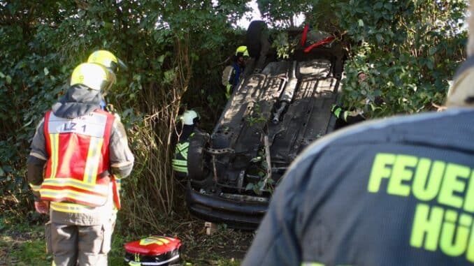 FW Hünxe: 14 Verletzte nach Verkehrsunfall - Feuerwehr Hünxe probt den Ernstfall