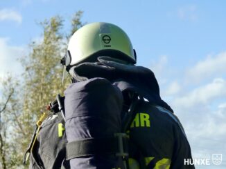 FW Hünxe: Feuerwehr beseitigt im Wald entsorgtes Chemikalienfass