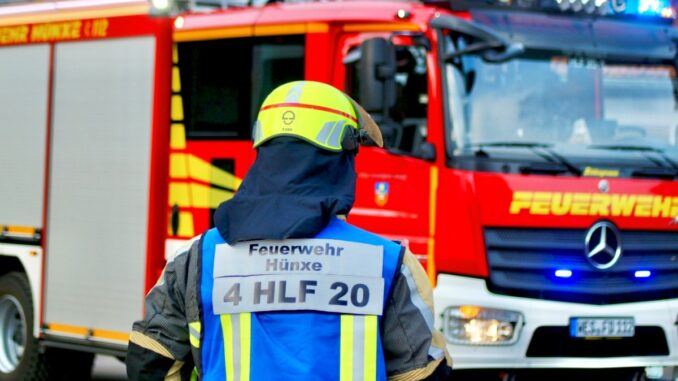 FW Hünxe: Feuerwehreinsatz durch automatischen Smartphone-Notruf