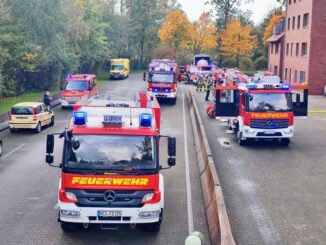 FW Hünxe: Feuerwehren aus Hünxe, Hamminkeln und Voerde proben den Ernstfall am Institut der Feuerwehr in Münster