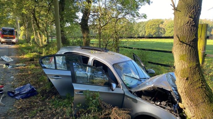FW Hünxe: Gemeldeter Verkehrsunfall mit eingeklemmter Person