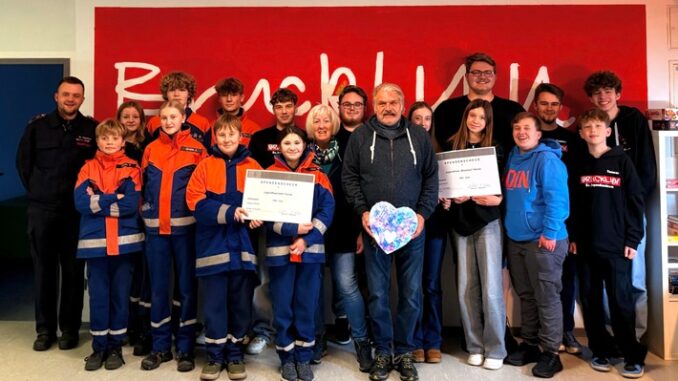 FW Hünxe: Großzügige Spende für die Jugendfeuerwehr Hünxe