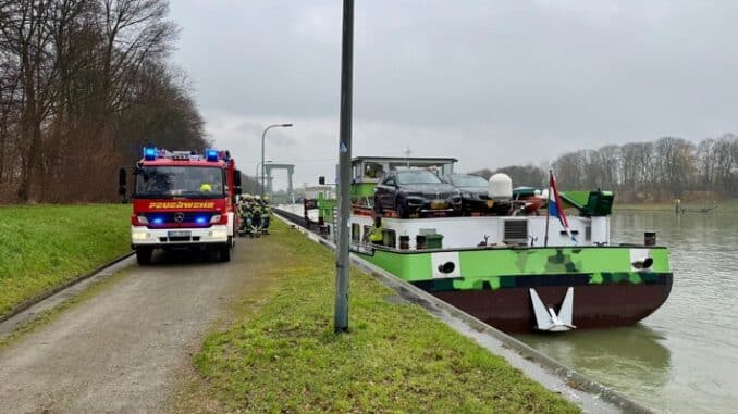 FW Hünxe: Medizinischer Notfall auf einem Schiff und ausgelöste Brandmeldeanlage