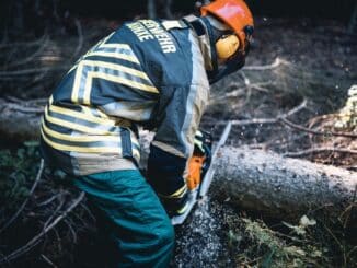 FW Hünxe: Sturmschaden erfordert Feuerwehreinsatz