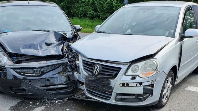 FW Hünxe: Verkehrsunfall mit zwei PKW