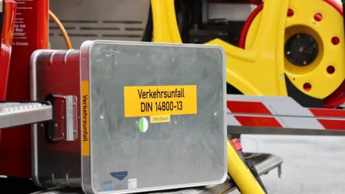 FW Hünxe: Verkehrsunfall mit zwei verletzten Personen