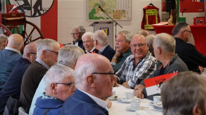 FW-KLE: 70 Jahre bei der Feuerwehr - Treffen der Ehrenabteilungen der Feuerwehr Kleve