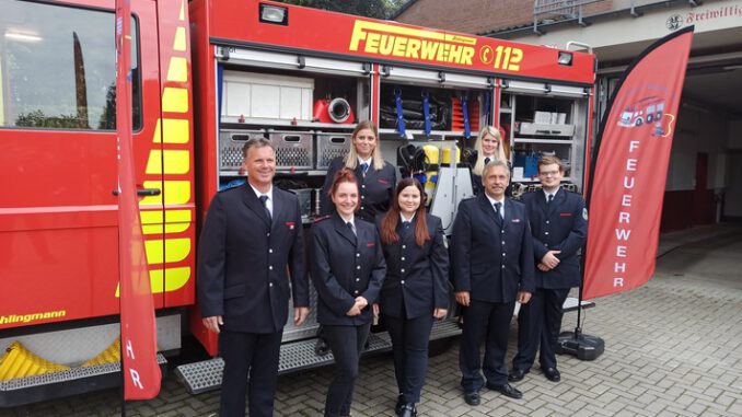 FW-KLE: &quot;Blaulichtbande&quot; für den Brandschutz - Kinderfeuerwehr in Bedburg-Hau gegründet