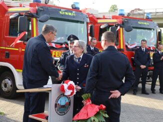 FW-KLE: Bürgermeister Gebing übergibt sechs Fahrzeuge an ihre neuen Standorte bei der Feuerwehr Kleve