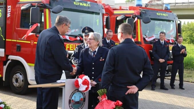 FW-KLE: Bürgermeister Gebing übergibt sechs Fahrzeuge an ihre neuen Standorte bei der Feuerwehr Kleve