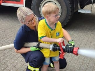 FW-KLE: Feuerwehr klärt Kinder über die Gefahren von Feuer auf: Kindergartenkinder besuchen die Freiwillige Feuerwehr Bedburg-Hau