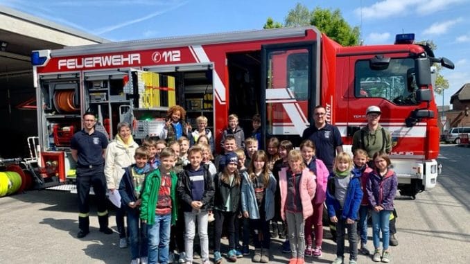 FW-KLE: Freiwillige Feuerwehr Bedburg-Hau lädt Kinder zur Brandschutzerziehung ein und gibt Einblicke in die Feuerwehr-Arbeit