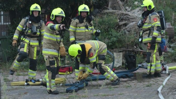 FW-KLE: Löschzug Rindern und Brandweer Millingen aan de Rijn üben grenzüberschreitende Zusammenarbeit