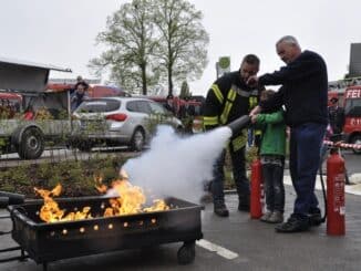 FW-KLE: Maifest und Feuerwehr-Aktionstag in Till-Moyland: &quot;Helden gesucht!&quot;