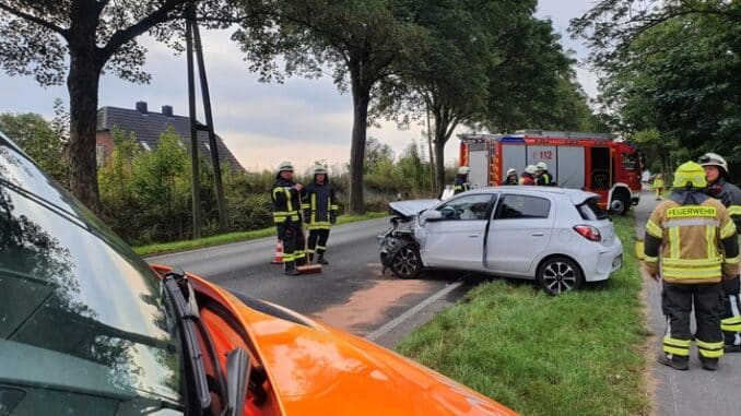 FW-KLE: Verkehrsunfall auf der Bundesstraße