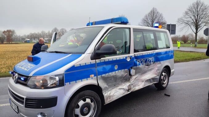 FW-KLE: Verkehrsunfall mit fünf Verletzten