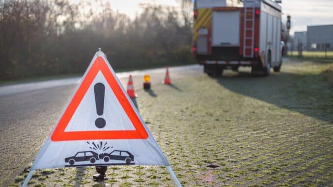 FW-KLE: Verkehrsunfall mit fünf verletzten Personen auf der Gocher Landstraße