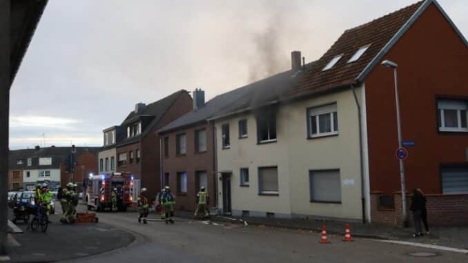 FW-KLE: Wohnungsbrand an der Siegertstraße