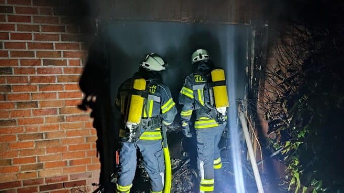 FW-KLE: Zwei Verletzte nach Wohnungsbrand