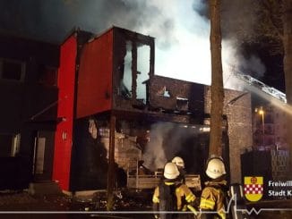 FW Kamen: Gebäudebrand in Kamen-Mitte