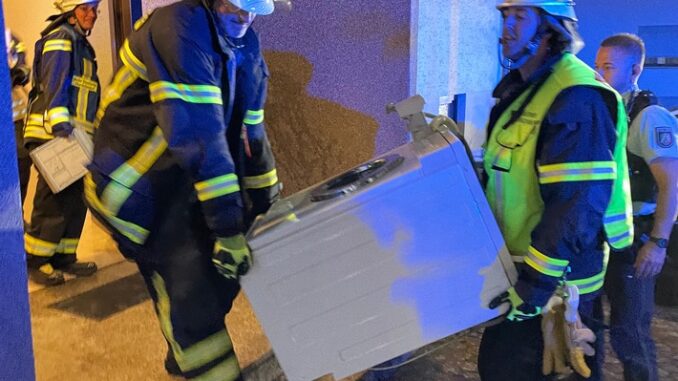 FW Königswinter: Suche nach Ursache für Brandgeruch erfolgreich