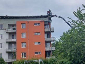 FW Konstanz: Brand auf einem Dach