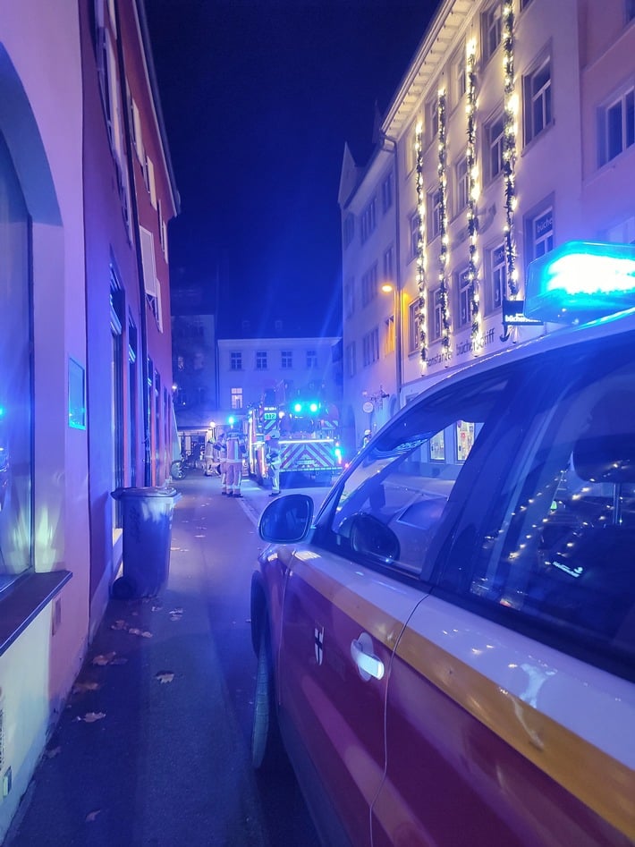 FW Konstanz: Feuerwehr Konstanz mit Haupt- und Ehrenamt bei mehreren Einsätzen gefordert