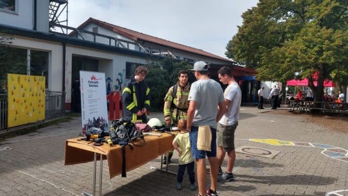 FW Konstanz: Gelungener Feuerwehraktionstag der Abteilung Allmannsdorf - die Abteilung Allmannsdorf der Feuerwehr Konstanz präsentiert sich.