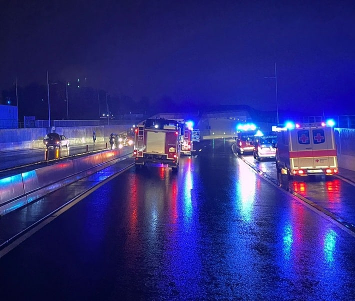 FW Konstanz: Gemeldeter Fahrzeugbrand im Tunnel Waldsiedlung