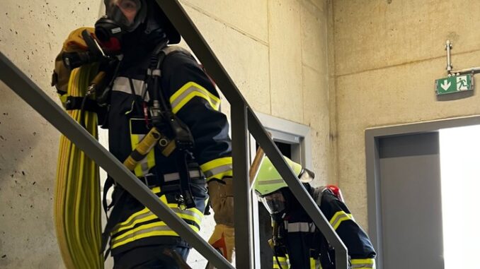 FW-LEV: Brand Pfarrer-Schmitz-Straße