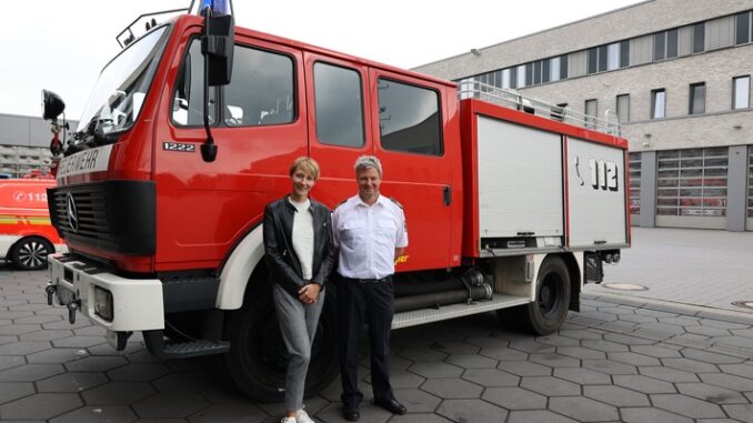 FW-LEV: Löschfahrzeug aus Leverkusen in der Ukraine angekommen