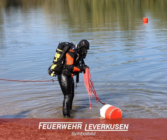 FW-LEV: Person aus Wupper gerettet