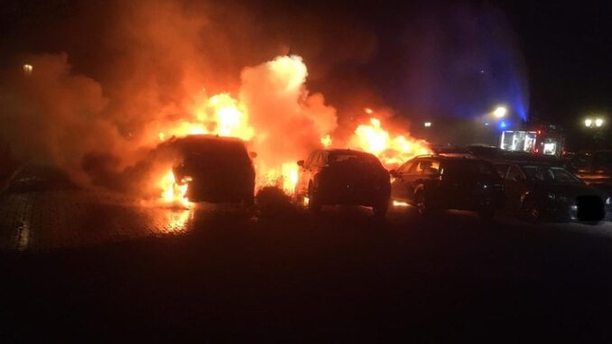 FW-LK Leer: Mehrere Autos brannten in der Nacht auf Borkum