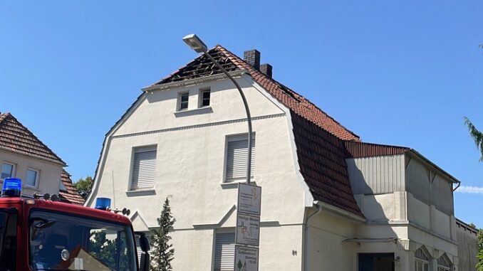 FW Lage: Feuer MiG / Wohnungsbrand mit Person im Gebäude - 19.7.2022 - 13:49 Uhr