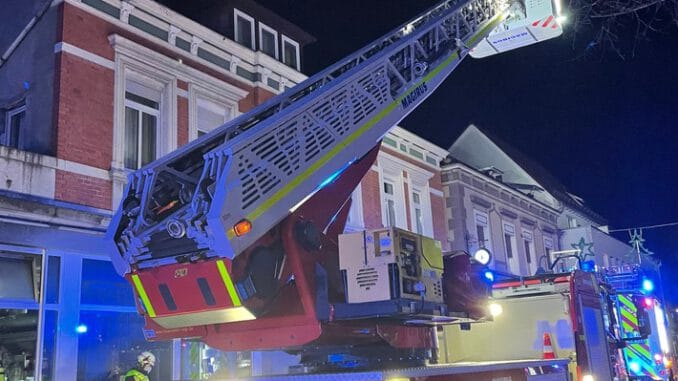 FW Lage: Lagenser Wehr startet mit mehreren Einsäzten ins Jahr 2022