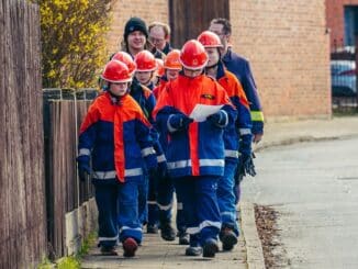 FW Lehrte: Zum 45-jährigen Jubiläum: Freiwillige Feuerwehr Aligse richtet Stadtjugendfeuerwehr Orientierungsmarsch aus.