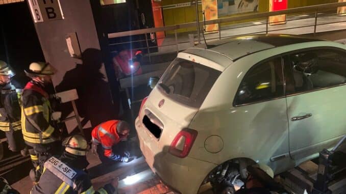 FW Ludwigshafen: Technischer Hilfeeinsatz der Feuerwehr in Ludwigshafen-Mitte