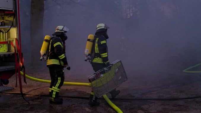 FW Lüchow-Dannenberg: Kellerbrand bei Lüchow - Wäschetrockner in Brand geraten