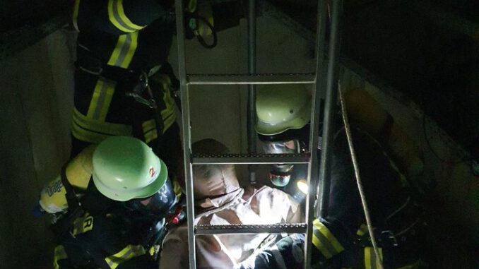 FW Lügde: 17 Feuerwehrleute bestehen Atemschutzlehrgang